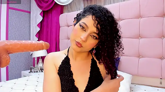 Snapshot of Kayla_Moon_ chatting on February 2026 12:00:01 PM Kayla Moon online show from February 2026 12:00:01 PM