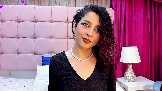 Snapshot of Kayla_Moon_ chatting on February 2026 11:50:01 AM Kayla Moon online show from February 2026 11:50:01 AM