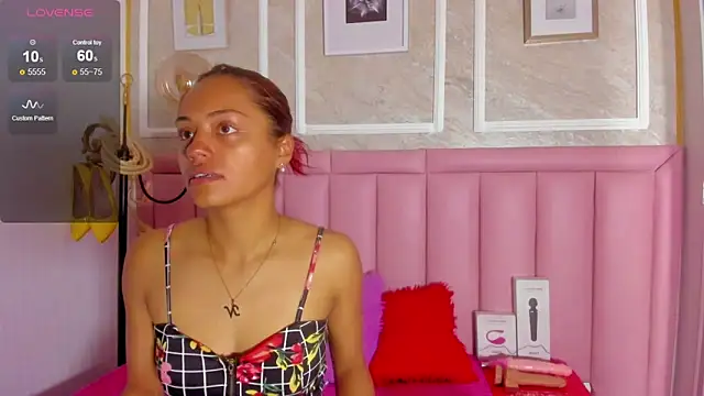 HoollyHendrix online show from February 2026 08:34:01 PM