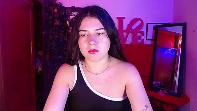 ilayra smith online show from November 2025 08:10:01 PM