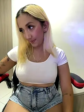 Isa klein online show from November 2025 09:42:02 PM