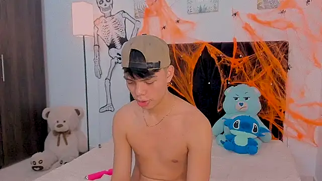 Zacktorres  online show from October 2025 09:36:02 PM