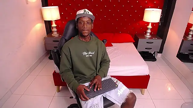 SkylerBigxxx online show from October 2025 03:29:02 AM