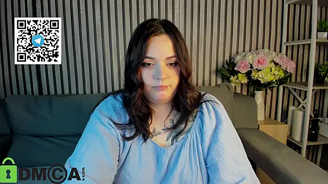 Snapshot of Mia_R0ss chatting on October 2025 01:06:01 AM Mia R0ss online show from October 2025 01:06:01 AM