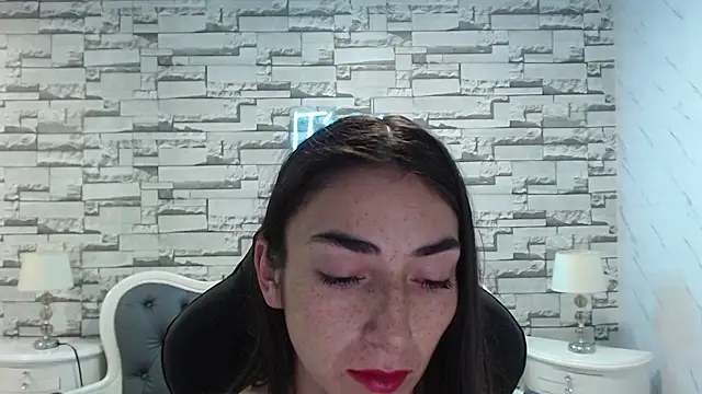 Maily a  online show from October 2025 03:06:02 AM