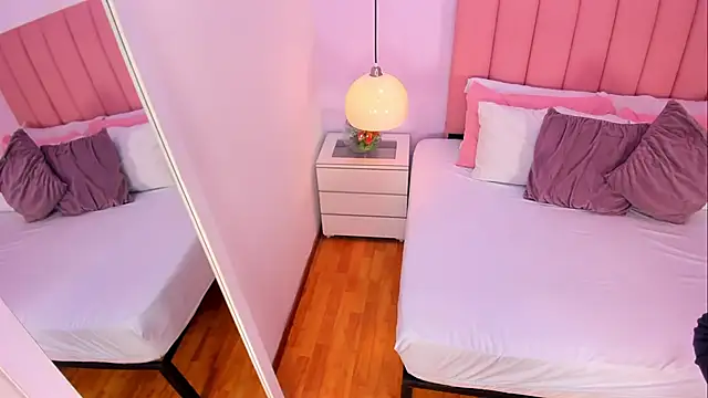 Amy Ferreira online show from September 2025 02:48:01 AM