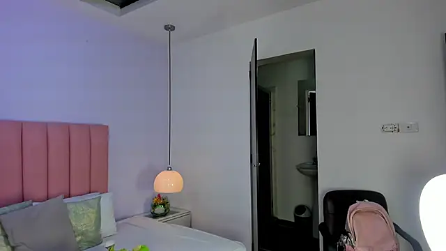 Amy Ferreira online show from November 2025 02:54:01 AM