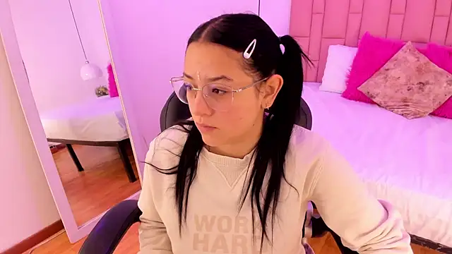 Amy Ferreira online show from January 2026 04:04:02 AM