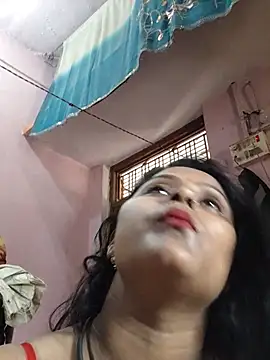 Jasmine Januja online show from June 2026 02:11:01 AM