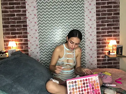 KaMila M00N online show from October 2025 03:09:01 PM