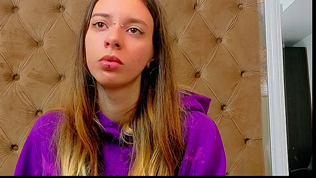CoraVex online show from May 2026 03:57:01 AM