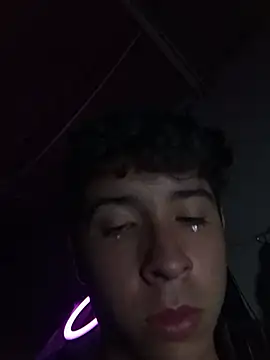 Snapshot of Max_Valenzue chatting on November 2025 05:16:02 AM Max Valenzue online show from November 2025 05:16:02 AM
