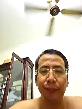 MaiHoang2k online show from October 2025 01:42:01 PM