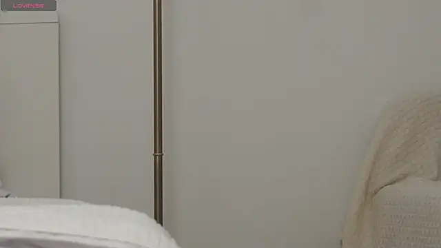 adisson fox online show from December 2025 07:04:01 AM