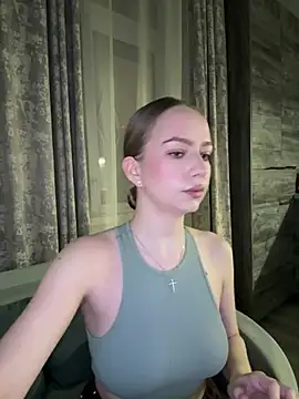 Snapshot of MissOyee chatting on February 2026 07:17:02 PM MissOyee online show from February 2026 07:17:02 PM