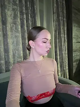 Snapshot of MissOyee chatting on February 2026 07:37:01 PM MissOyee online show from February 2026 07:37:01 PM