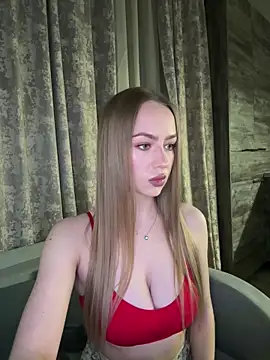 Snapshot of MissOyee chatting on February 2026 07:15:01 PM MissOyee online show from February 2026 07:15:01 PM