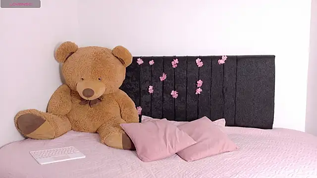 Natashaparker   online show from October 2025 07:44:02 PM