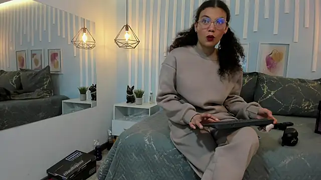 SweetStarr  online show from October 2025 12:39:02 PM