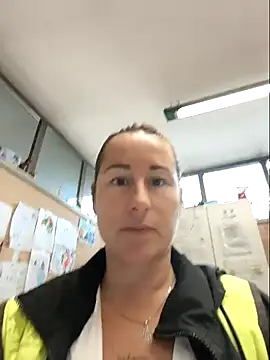 bichota85 online show from October 2025 10:34:02 AM