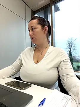 bichota85 online show from December 2025 09:07:01 AM