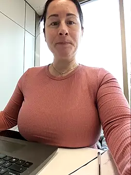 bichota85 online show from February 2026 10:08:01 AM