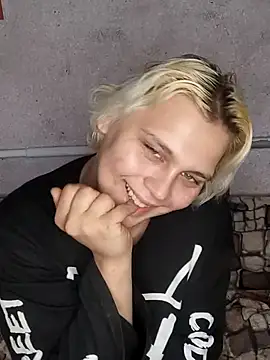 Snapshot of MargoShein chatting on November 2025 09:21:02 AM MargoShein online show from November 2025 09:21:02 AM