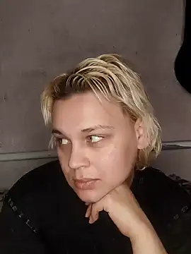 Snapshot of MargoShein chatting on November 2025 06:45:01 AM MargoShein online show from November 2025 06:45:01 AM