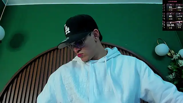 JeergMuscle online show from November 2025 05:21:01 AM