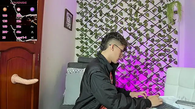 bellmontneon online show from January 2026 01:02:01 PM