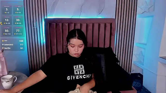 LunaWiill  online show from October 2025 12:30:02 PM