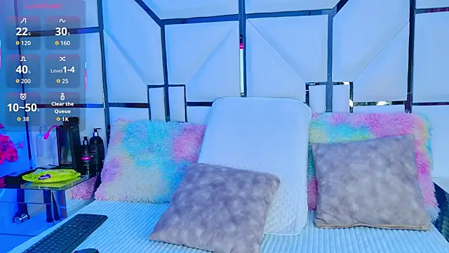 Snapshot of SabrinnaTaylor chatting on November 2025 07:29:01 PM SabrinnaTaylor online show from November 2025 07:29:01 PM