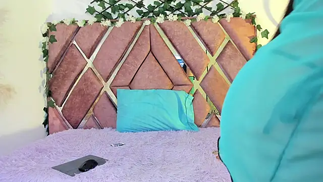 Flufi 740 online show from September 2025 11:04:02 AM