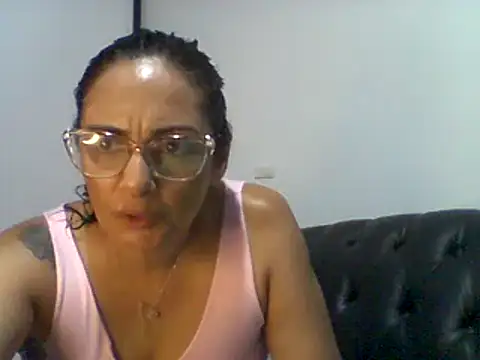 Snapshot of dulcefanny chatting on February 2026 04:11:02 PM dulcefanny online show from February 2026 04:11:02 PM