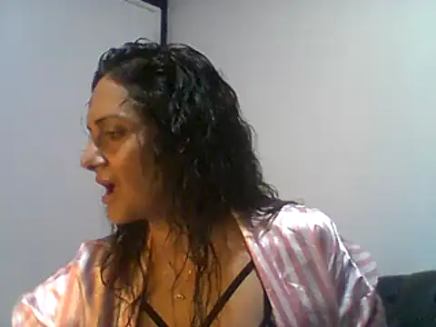 Snapshot of dulcefanny chatting on April 2026 10:40:02 AM dulcefanny online show from April 2026 10:40:02 AM
