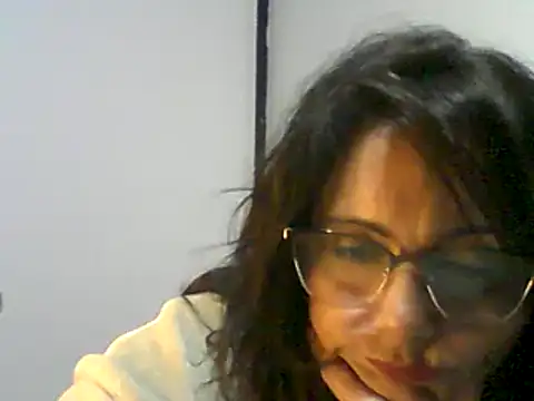 Snapshot of dulcefanny chatting on May 2026 03:04:02 AM dulcefanny online show from May 2026 03:04:02 AM