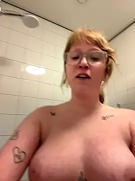 Snapshot of roxybliss3 chatting on December 2025 12:27:01 AM roxybliss3 online show from December 2025 12:27:01 AM