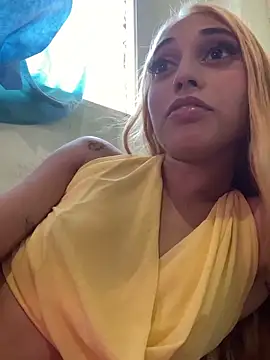 loirinhaaa online show from April 2026 06:57:02 PM