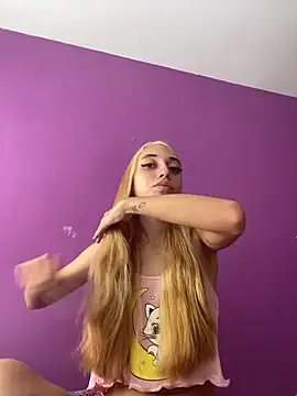 loirinhaaa online show from April 2026 12:53:02 PM