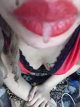 Snapshot of shahinaz-123 chatting on January 2026 01:04:01 PM shahinaz-123 online show from January 2026 01:04:01 PM