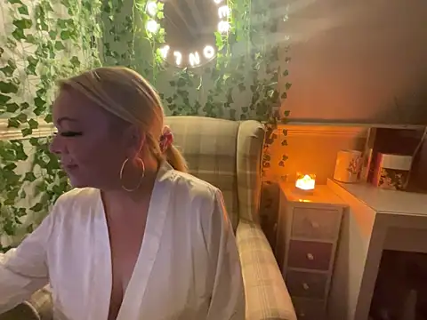 BonnyDesire online show from November 2025 07:57:01 PM