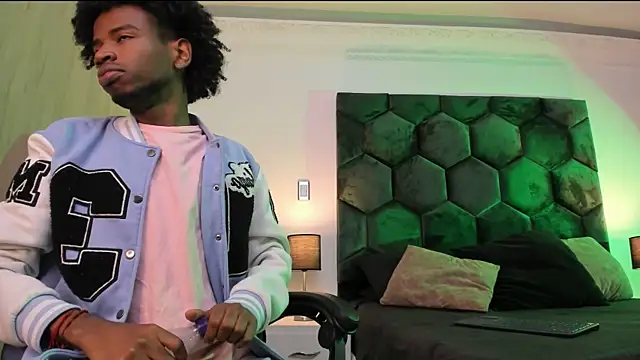 Snapshot of AllexJacob chatting on February 2026 01:04:01 PM AllexJacob online show from February 2026 01:04:01 PM