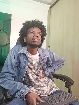 Snapshot of AllexJacob chatting on February 2026 01:40:01 PM AllexJacob online show from February 2026 01:40:01 PM