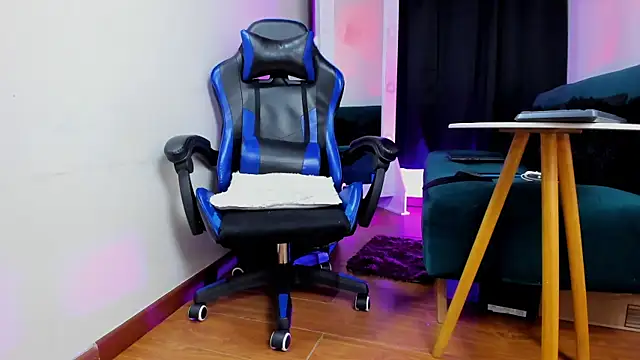 Charliejones  online show from October 2025 12:12:02 AM