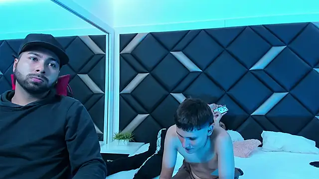 Hot Threesomee online show from November 2025 01:12:02 PM