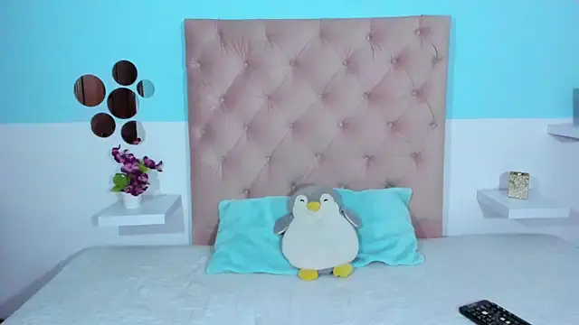 Lola Purple online show from November 2025 03:30:02 AM