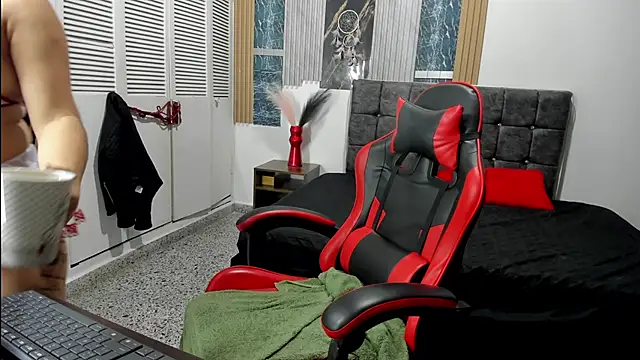 megan yq online show from October 2025 12:55:01 AM