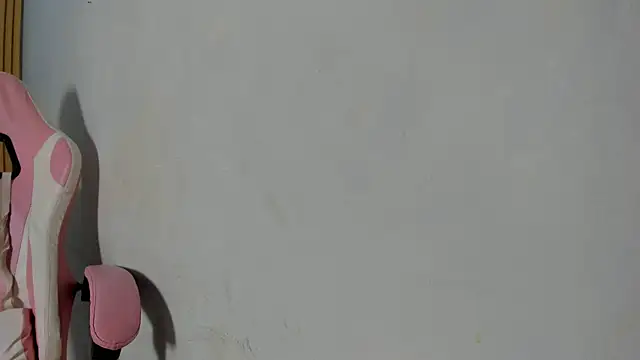 Naomis 35 online show from November 2025 07:14:01 PM