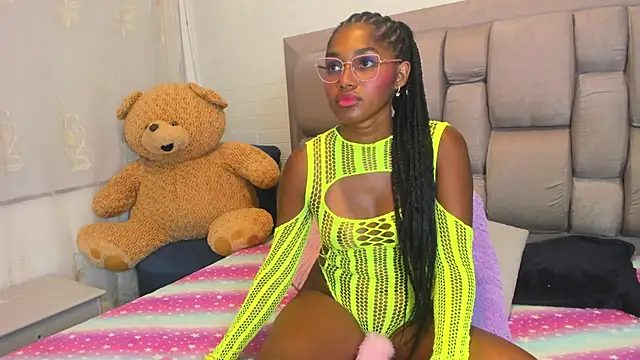 Beauty Luci online show from October 2025 10:51:02 PM