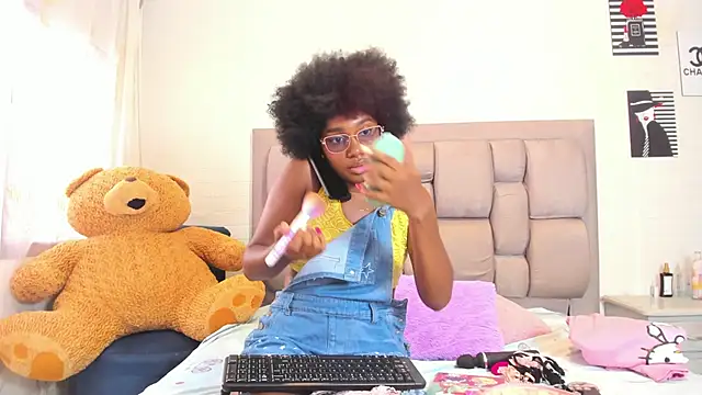 Beauty Luci online show from October 2025 07:58:02 PM